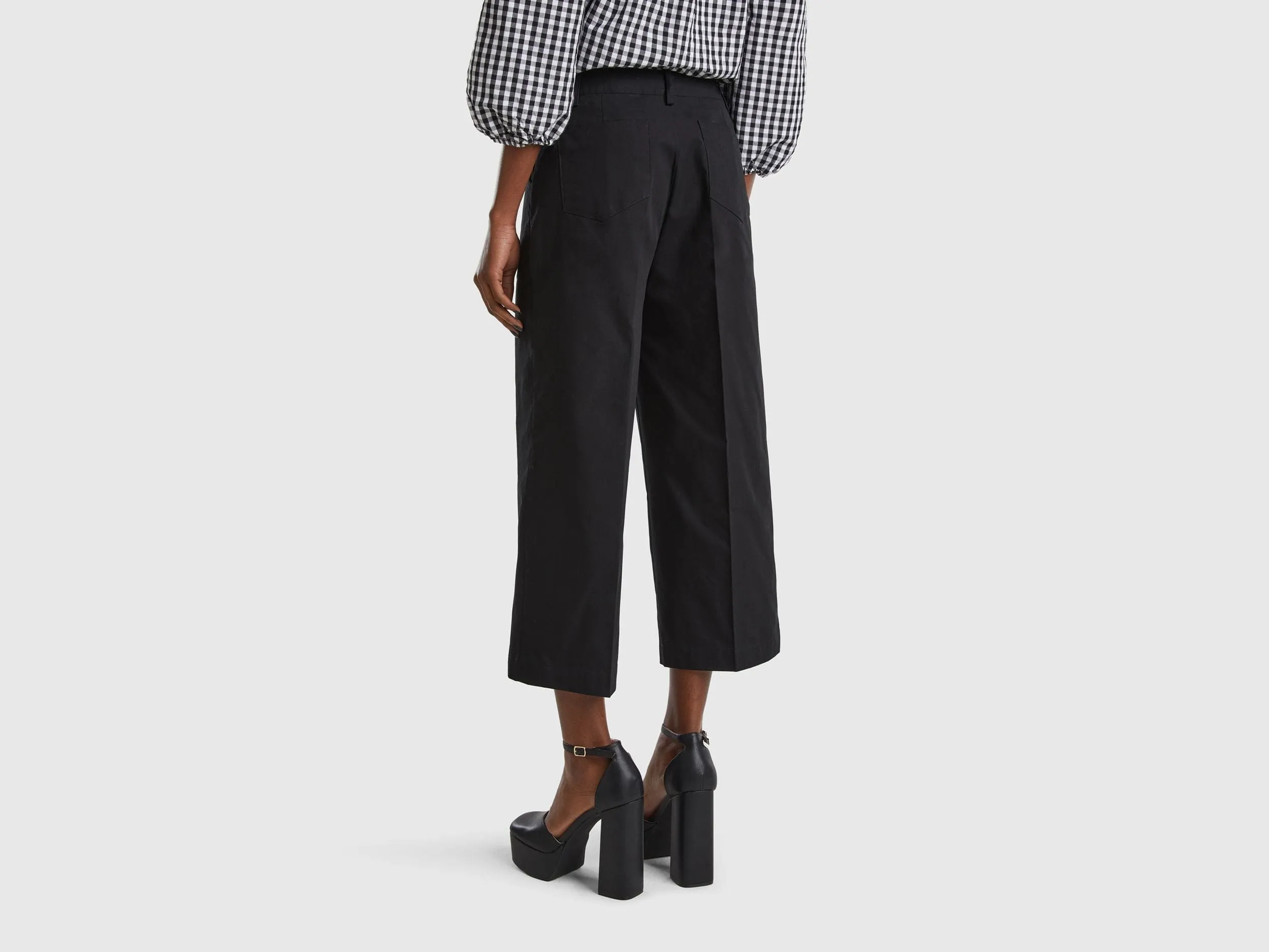 100% cotton cropped trousers